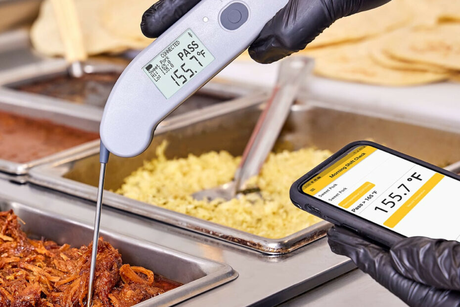 How Technology Simplifies Food Safety Compliance and Risk Management