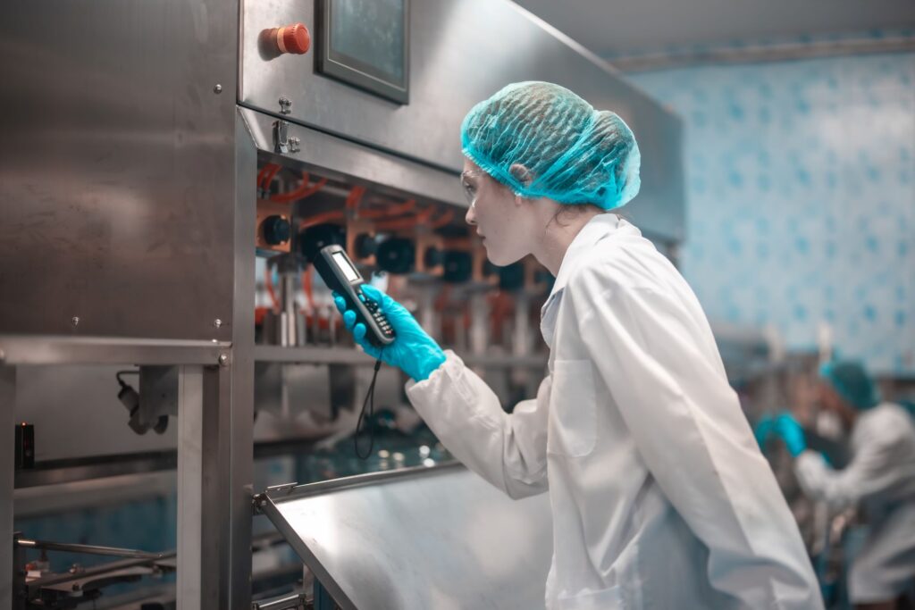 How Technology Simplifies Food Safety Compliance and Risk Management